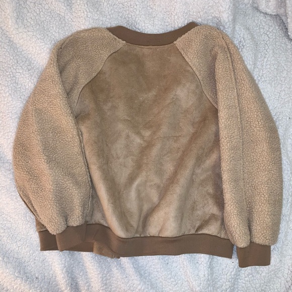 Oversized Faux Animal Skin Fluffy Brown Jacket 🧥 - Picture 3 of 4